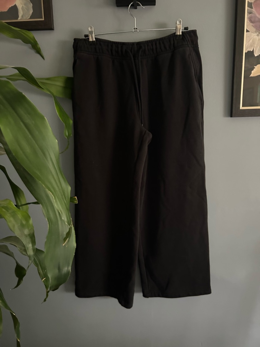 Athleta Black Wide-Leg Drawstring Pants Fleece sz Medium Petite